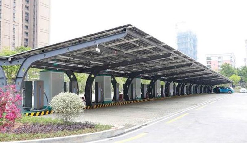 智能充电保护，听起来像是一个高科技词汇，但它其实就在我们的生活中发挥着重要作用。你知道吗？它不仅能够保证电动汽车的安全，还能延长电池的使用寿命。